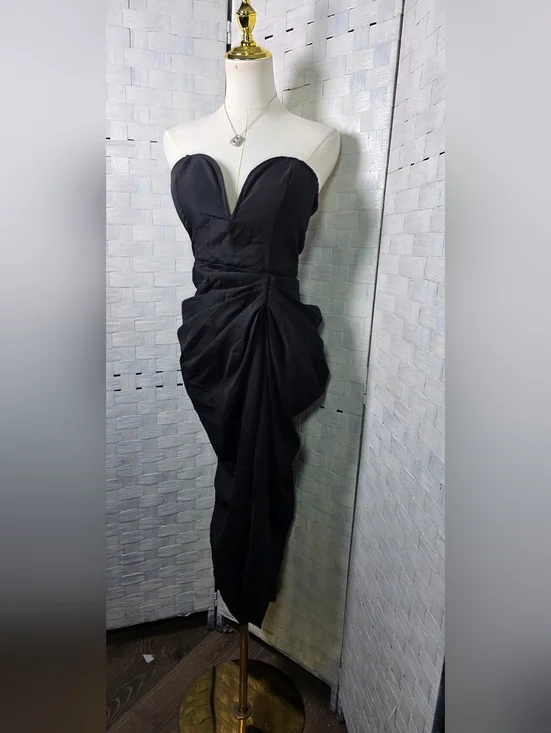 PrettyLittleThing Strapless Black Sweetheart Draped Evening Dress - Picture 9 of 10